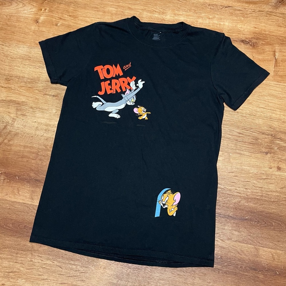 Graphic tee